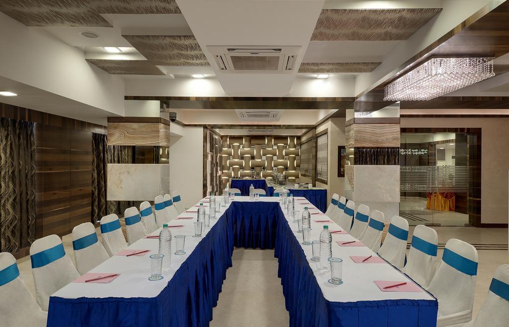 Hotel Inder residencia Ahmedabad Exterior foto